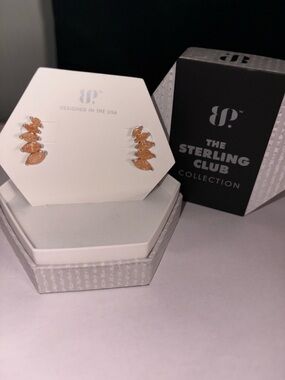 BP Sterling club earrings ER58026